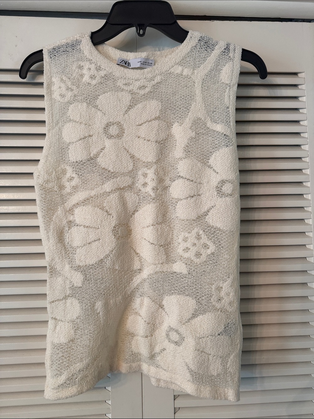Zara Ivory Floral Textured Sleeveless Knit